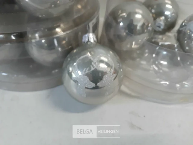 4 x kerstballen glas 6 cm 4 stuks zilver - afbeelding 3 van  3