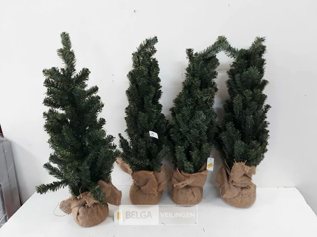 4 x kerstboom kunststof met kluit 60 cm - afbeelding 2 van  3