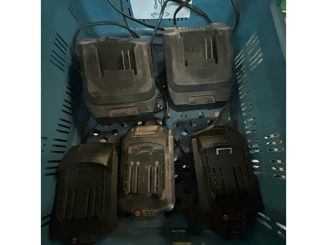 4 x laadstation en 6 x accu - afbeelding 3 van  5