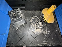 4 x laadstation en 6 x accu - afbeelding 4 van  5