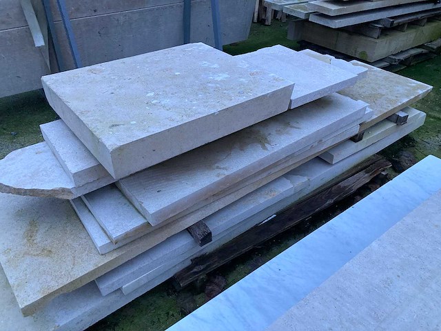 4 x palet en 1 x metalen bok met bourgondische witsteen. (inclusief metalen bok) - afbeelding 6 van  12