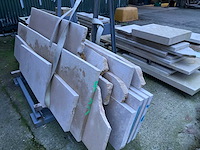 4 x palet en 1 x metalen bok met bourgondische witsteen. (inclusief metalen bok) - afbeelding 8 van  12