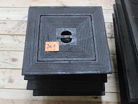 4 x putdeksel gietijzer dubbel 30x30cm - afbeelding 1 van  3