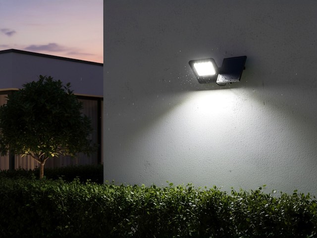 4 x solar 1000 lumen led breedstraaler met afstandsbediening - afbeelding 6 van  10