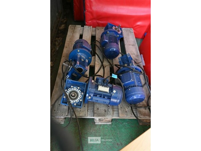 4 x tcg driefasige inductiemotoren - afbeelding 1 van  7