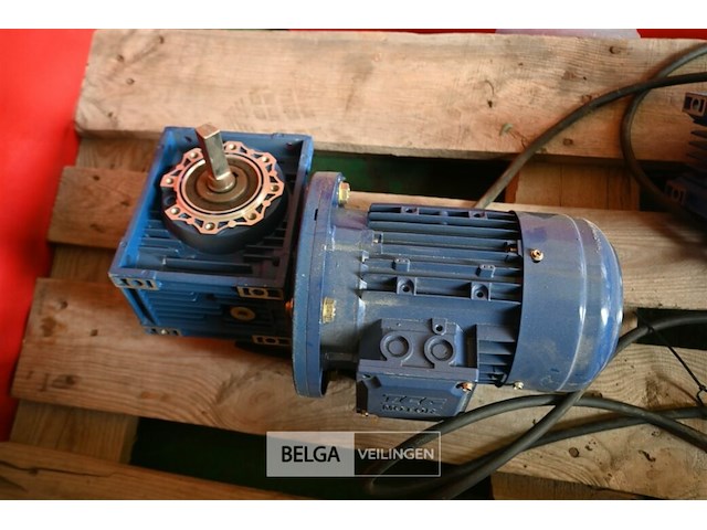 4 x tcg driefasige inductiemotoren - afbeelding 2 van  7