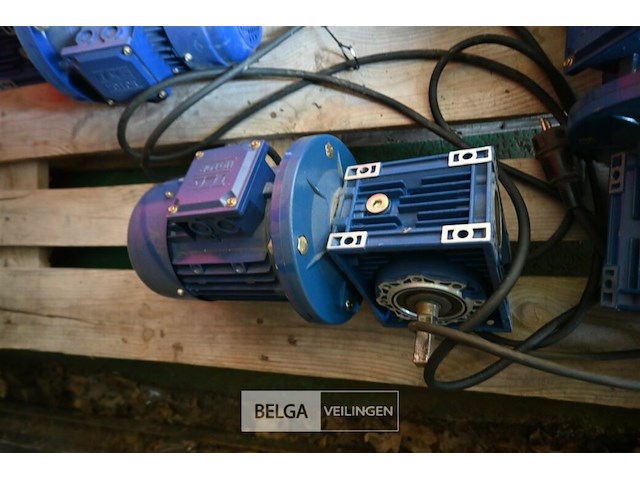 4 x tcg driefasige inductiemotoren - afbeelding 7 van  7