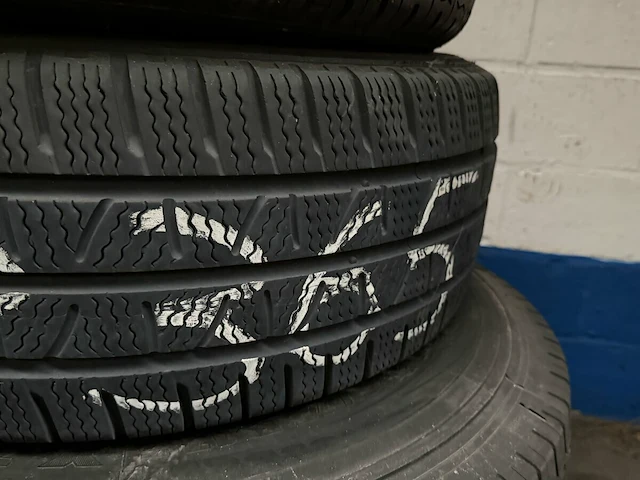 4 x velg met band en 1 losse band - afbeelding 5 van  6
