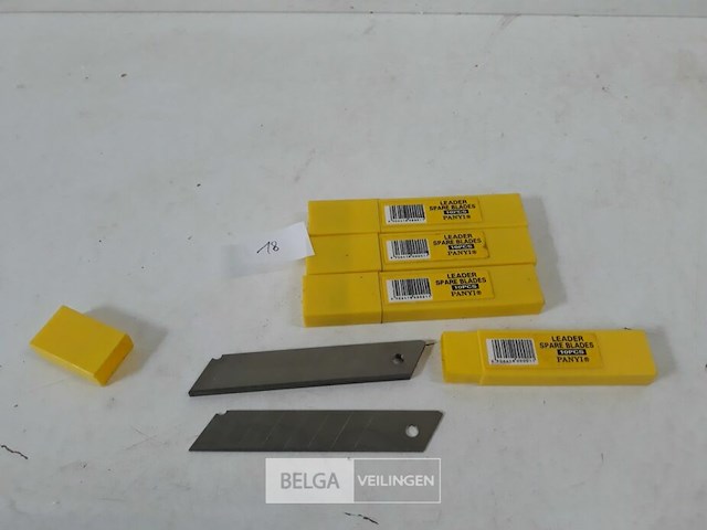 4 x vervang afbreekmes 18 mm stanley - afbeelding 2 van  3