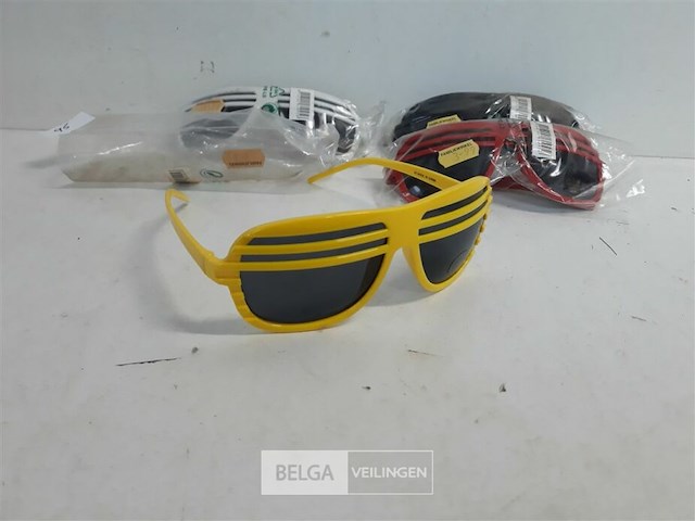 4 x zonnebril mix kleuren - afbeelding 3 van  3