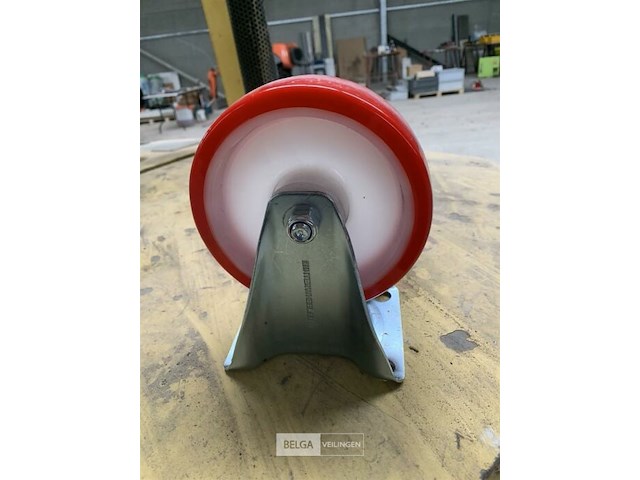 4 zware kunststofwielen - afbeelding 1 van  3