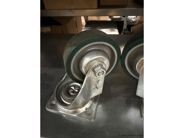 4 zwenkwielen zware kwaliteit 100mm - afbeelding 2 van  3