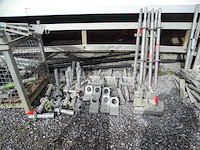 40 (+/-) steigeraccessoires - afbeelding 1 van  7