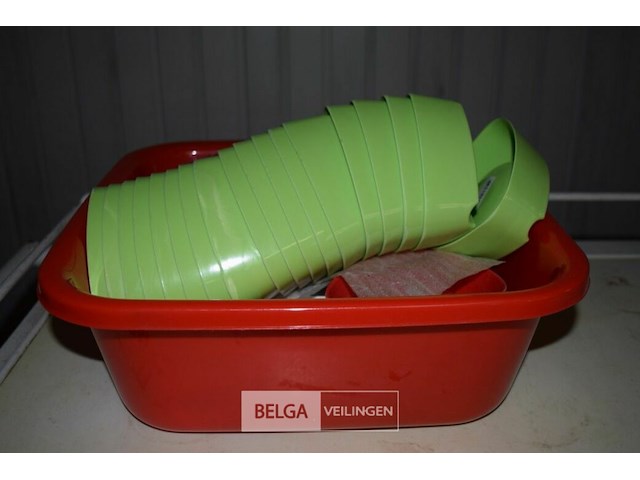 ±40 plastieken asbakken - afbeelding 1 van  3