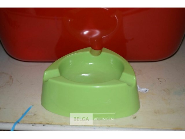 ±40 plastieken asbakken - afbeelding 3 van  3