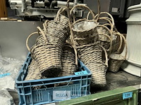 ± 40 st rieten mandjes - afbeelding 1 van  2