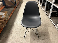 40 stoelen + 5 karren - afbeelding 2 van  9