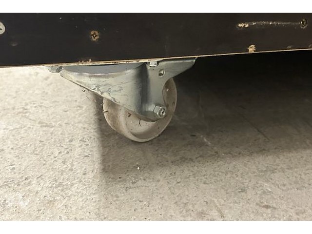 40 stoelen + 5 karren - afbeelding 9 van  9