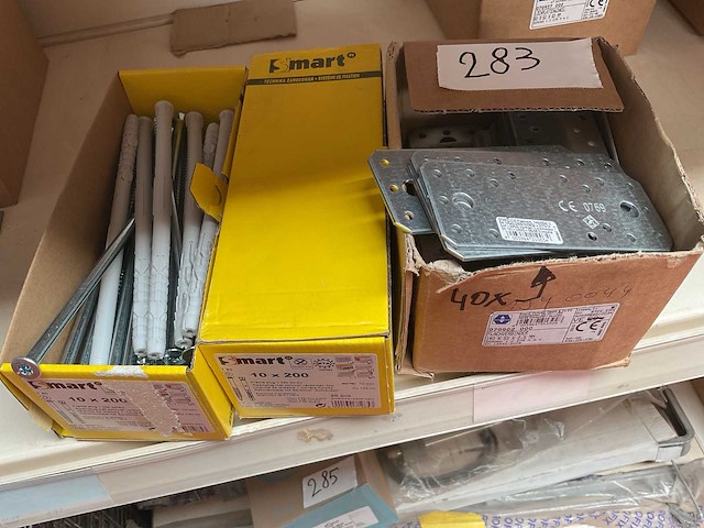 40 verbindingen en dozen nagel pluggen - afbeelding 1 van  6
