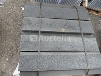 40 zwarte betonnen stoepranden - afbeelding 1 van  4