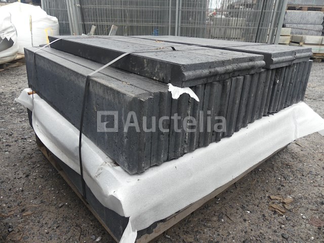 40 zwarte betonnen stoepranden - afbeelding 2 van  4