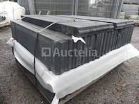 40 zwarte betonnen stoepranden - afbeelding 2 van  4