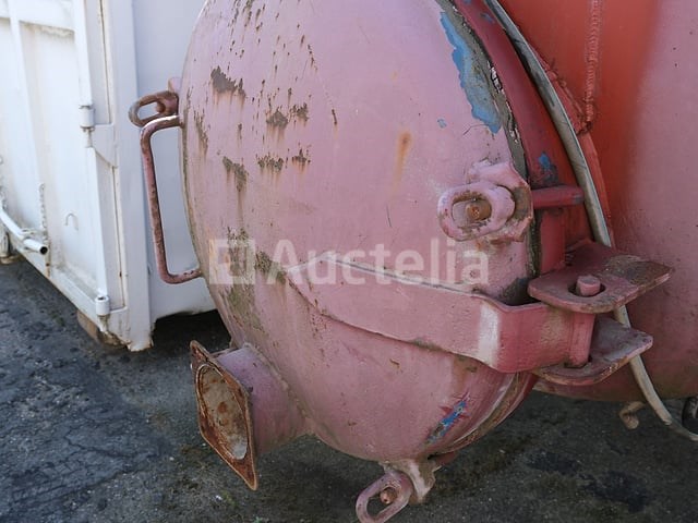 4000 liter tanktrailer merken en model onleesbaar - afbeelding 7 van  17