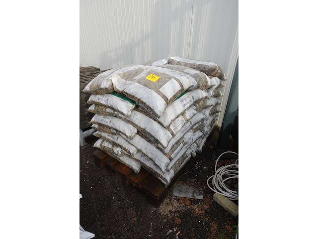 40x 25kg riviergrind - afbeelding 1 van  2