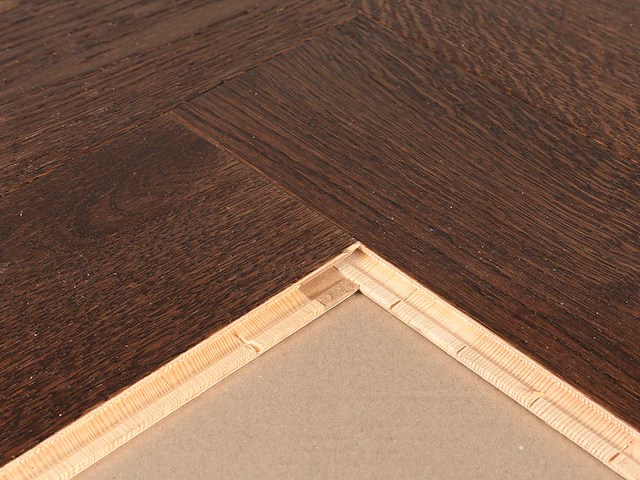 41 m2 parket eiken visgraat - 725 x 130 x 14 mm - afbeelding 2 van  4