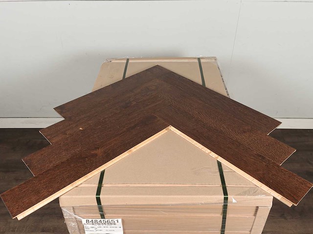 41 m2 parket eiken visgraat - 725 x 130 x 14 mm - afbeelding 3 van  4