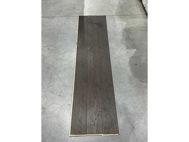 41,55 m² eiken meerlagen parketvloer - afbeelding 1 van  2