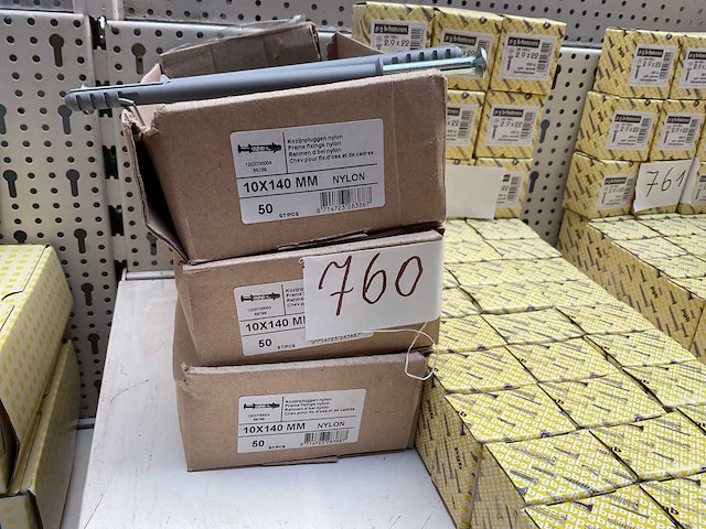 42 dozen met slagpluggen en schroeven - afbeelding 2 van  5