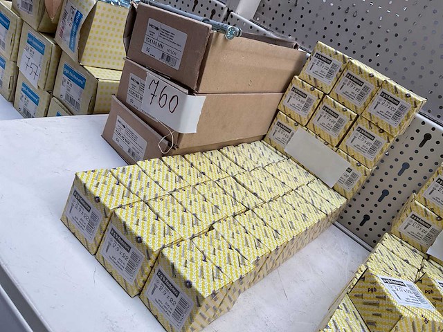 42 dozen met slagpluggen en schroeven - afbeelding 4 van  5