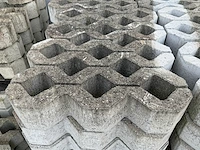 42 grasbetontegels - afbeelding 2 van  2