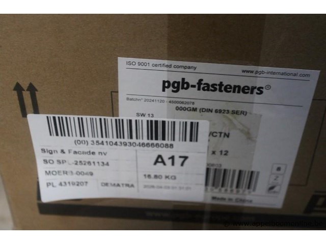 4+2 kartons inhoudend bouten en moeren pgb fasteners - afbeelding 2 van  2