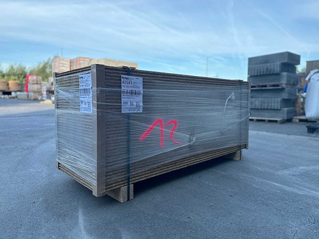 42 m2 osb platen dikte 18 mm - 1,69x0,63m - afbeelding 1 van  3