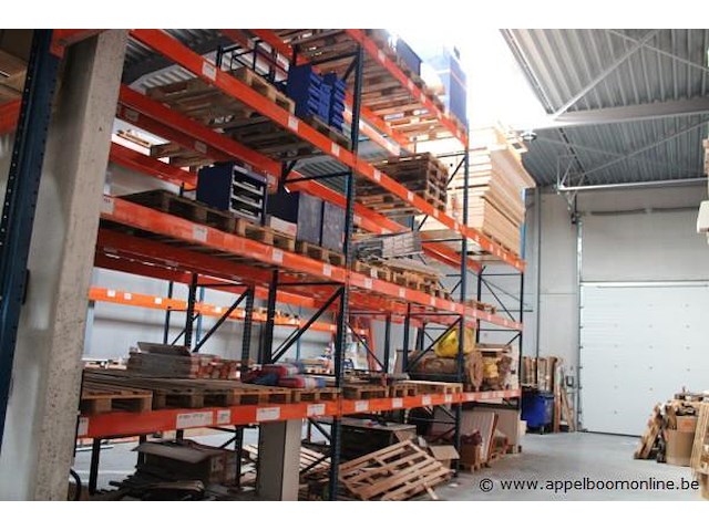 42 meter diverse palletstelling bestaande uit 13 staanders en 104 leggers (koper dient zelf de stelling leeg te maken) - afbeelding 1 van  4
