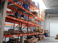 42 meter diverse palletstelling bestaande uit 13 staanders en 104 leggers (koper dient zelf de stelling leeg te maken) - afbeelding 1 van  4