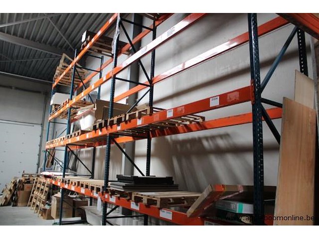 42 meter diverse palletstelling bestaande uit 13 staanders en 104 leggers (koper dient zelf de stelling leeg te maken) - afbeelding 2 van  4