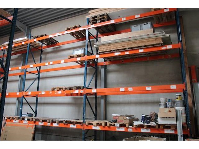 42 meter diverse palletstelling bestaande uit 13 staanders en 104 leggers (koper dient zelf de stelling leeg te maken) - afbeelding 3 van  4