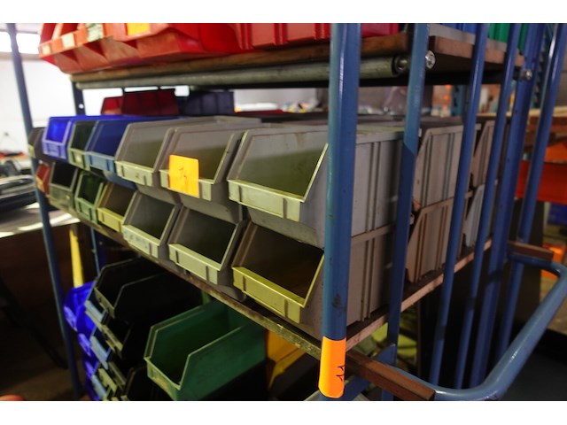 42 stapelbare magazijnbakken - afbeelding 4 van  4