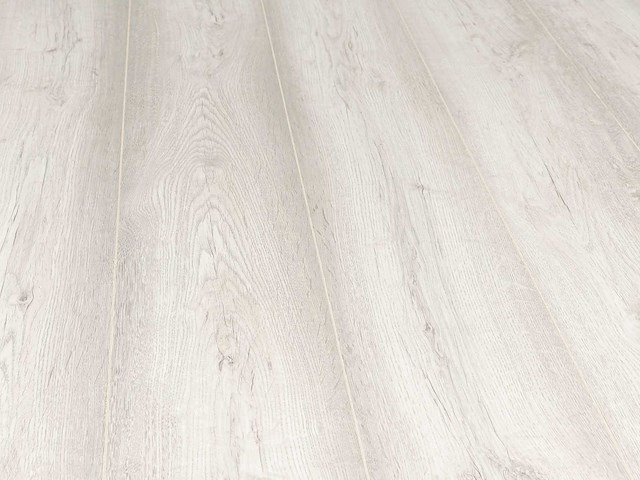 43 m2 laminaat plank - 1383 x 193 x 8 mm - afbeelding 1 van  4
