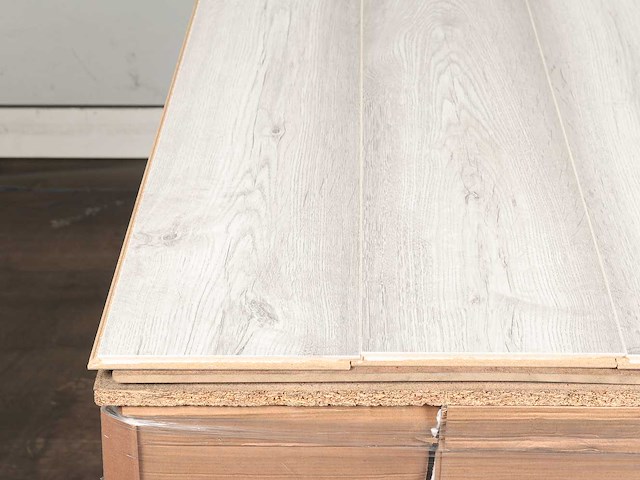 43 m2 laminaat plank - 1383 x 193 x 8 mm - afbeelding 2 van  4