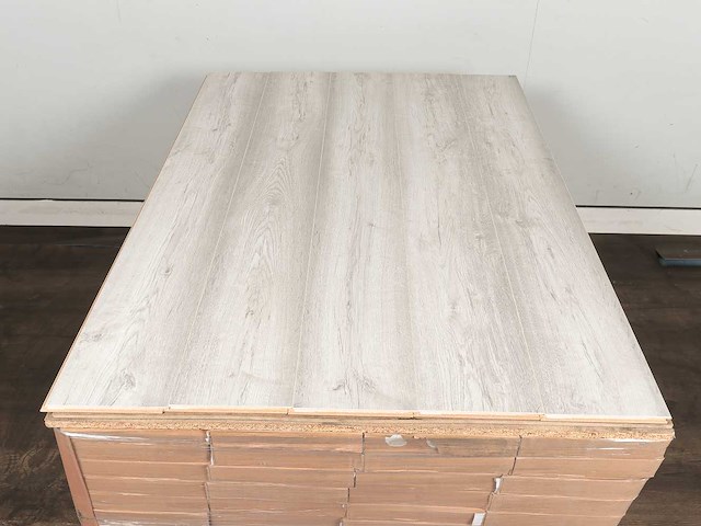 43 m2 laminaat plank - 1383 x 193 x 8 mm - afbeelding 3 van  4