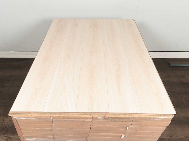 43 m2 laminaat plank - 1383 x 193 x 8 mm - afbeelding 3 van  4