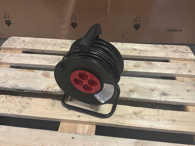 43225 verlengkabelhaspels en -snoer (2x) - afbeelding 1 van  4