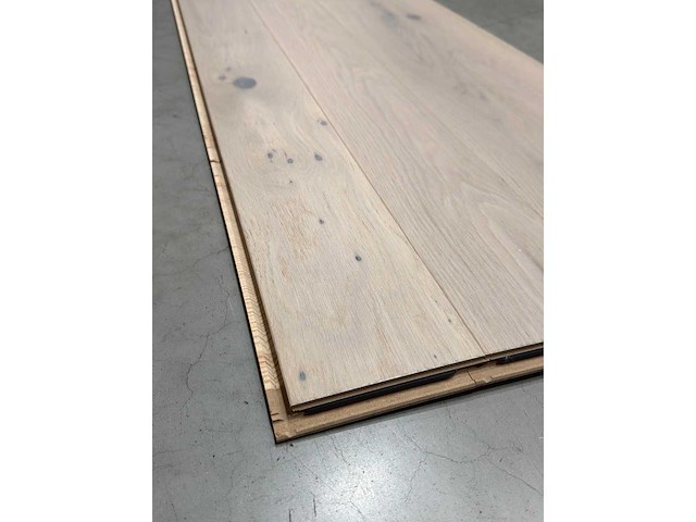 43,56 m2 eiken meerlagen parketvloer 072 - afbeelding 2 van  3