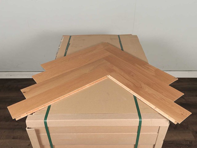 44 m2 parket eiken visgraat - 660 x 110 x 14 mm - afbeelding 3 van  4