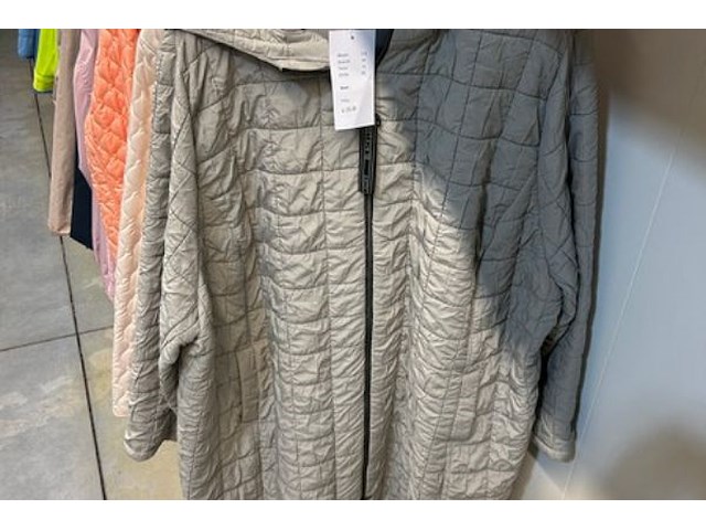 45 dames jassen/mantels - afbeelding 15 van  16