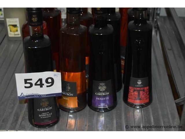 45x fles diverse likeuren en eaux-de-vie, wo. joseph cartron, mielo, petit pekêt, liqueur de poire williams, mette - afbeelding 2 van  5